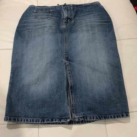EUC A|C denim skirt - Picture 3 of 5